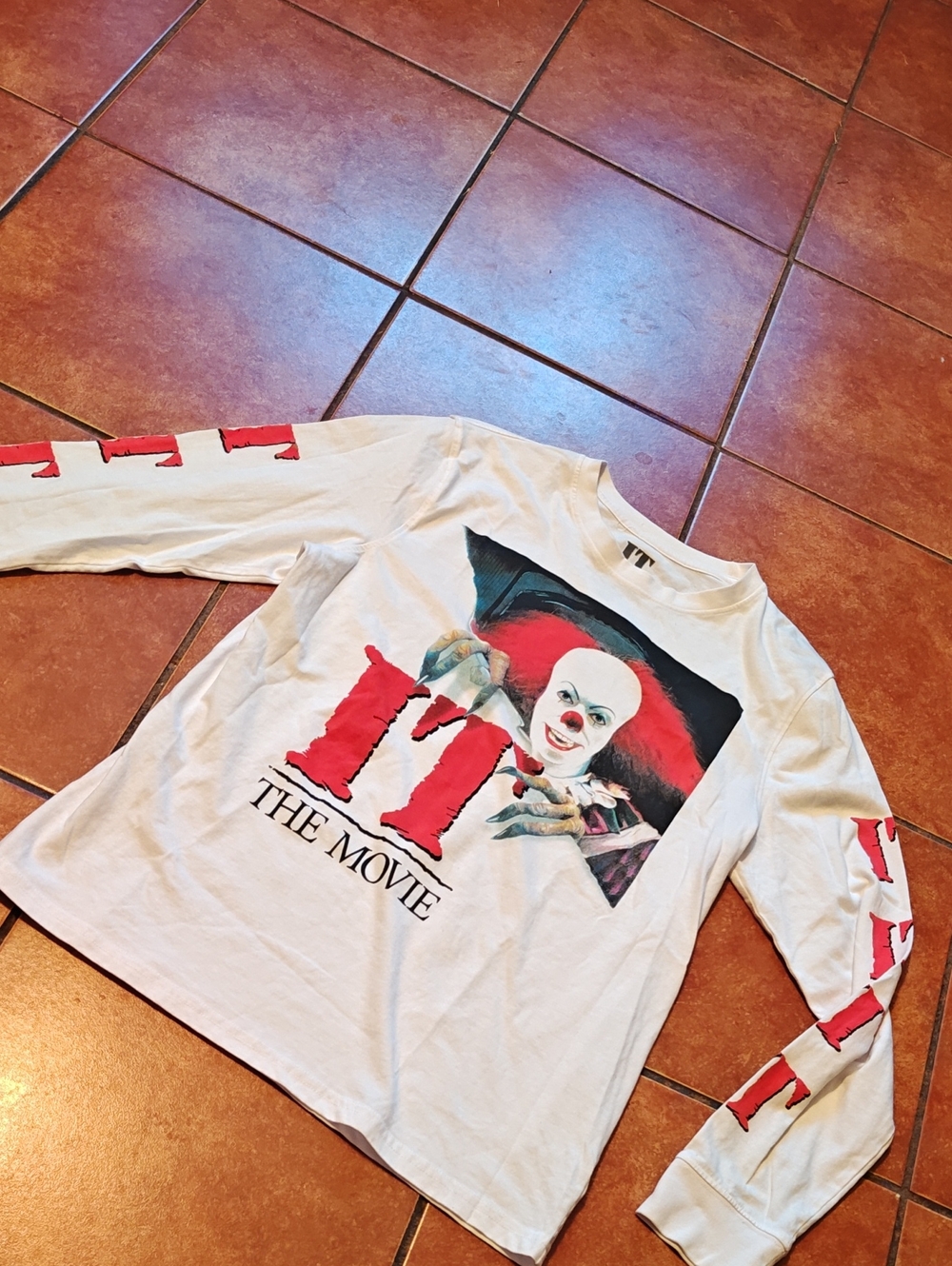 White Graphic 'IT The Movie' Women's s Long-Sleeve Shirt